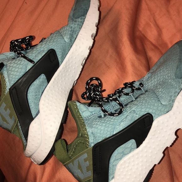 SOLD - Picture 3 of 4